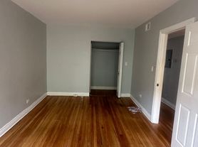 A & B Chicago Ventures LLC