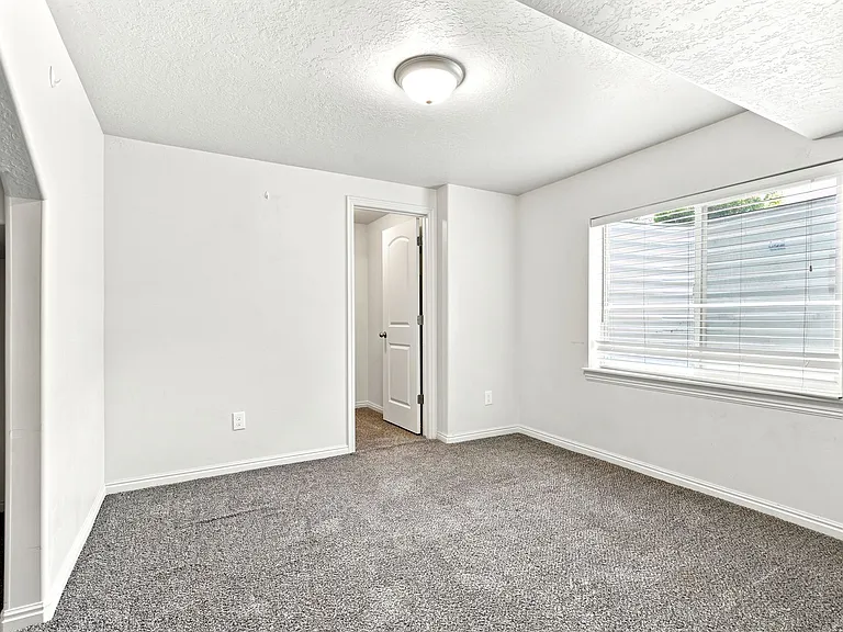 152 S 930th St E — Photo 31