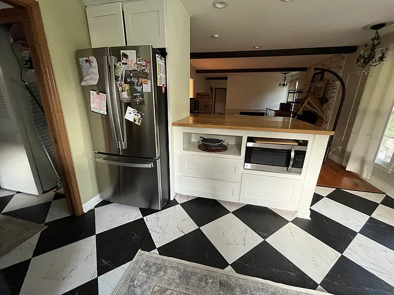 2221 W 4th Ave — Photo 3