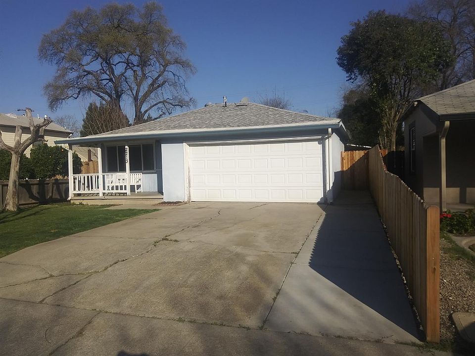 1st image of 2213 Oxford Way