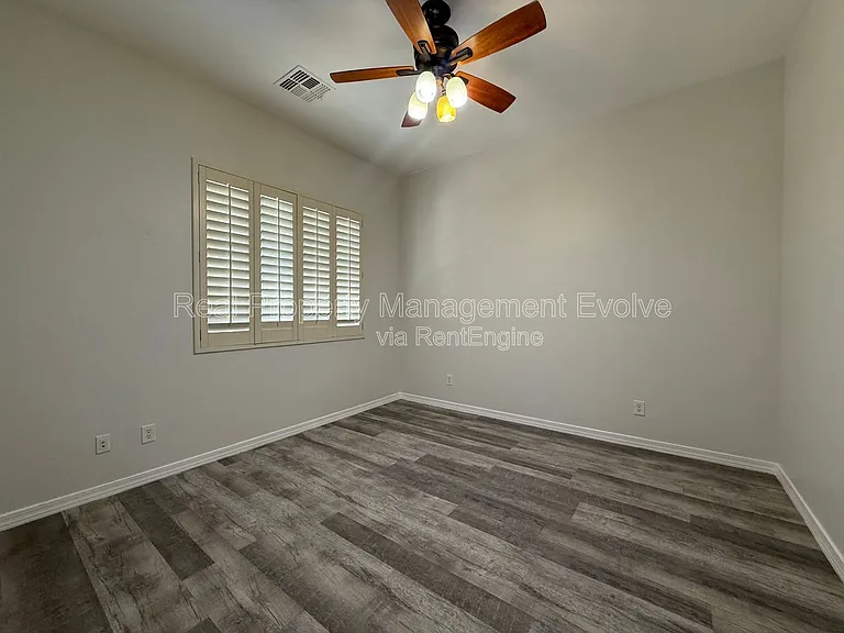 23012 N 38th Pl — Photo 35