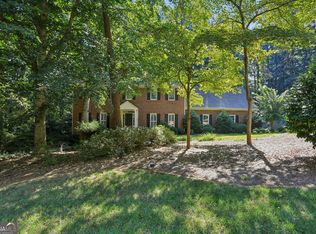 1090 Applecross Dr, Roswell, GA 30075