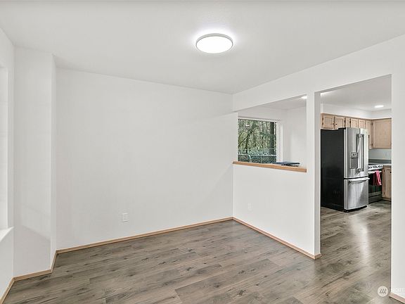 2nd image of 139 NE McWilliams Court