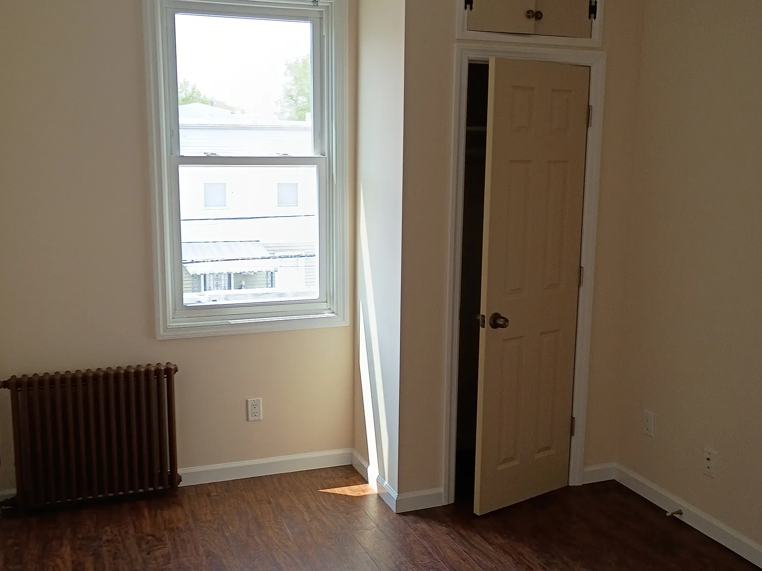 69th St, Glendale — Photo 1
