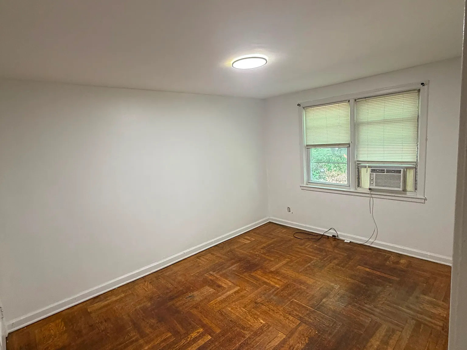 3121 W 2nd St — Photo 3