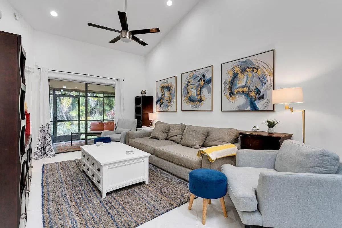 3 bed, 2.5 bath, 881 sqft, $3,000 — Photo 4