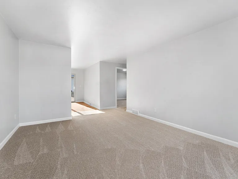 3209 E Canary St — Photo 10