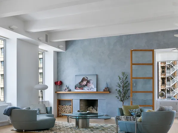 105 East 16th Street image 3 of 16