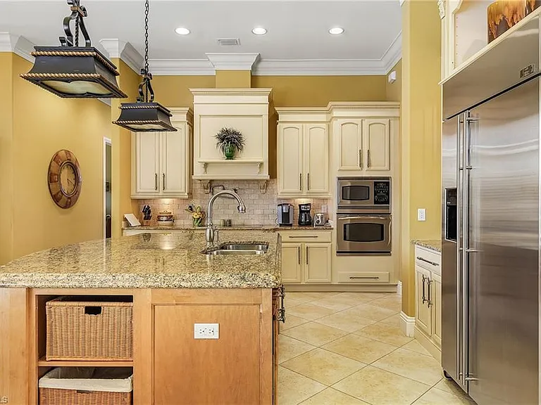 540 Snell Ct — Photo 5
