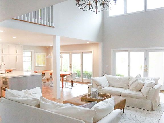 3rd image of 39 Fresh Pond Rd