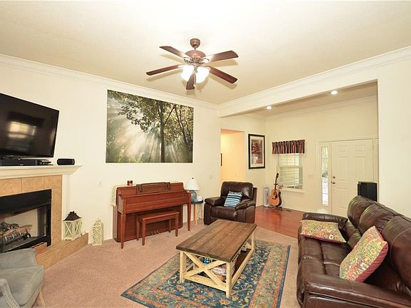 5th image of 4 Claxby Cir