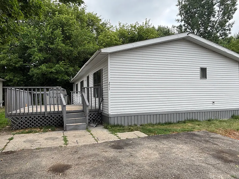 351 N Squirrel Rd #211 — Photo 3