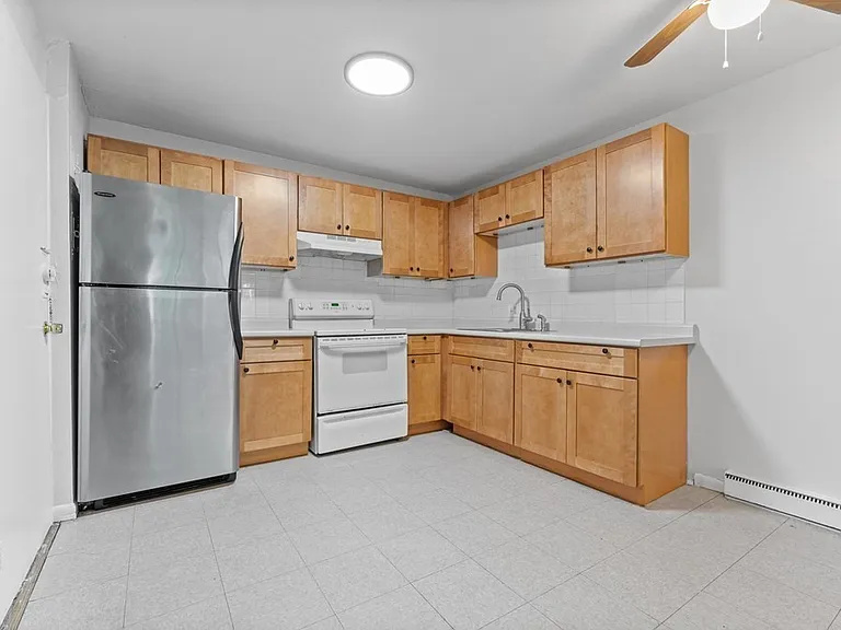 580 Cummins Hwy #16 — Photo 1