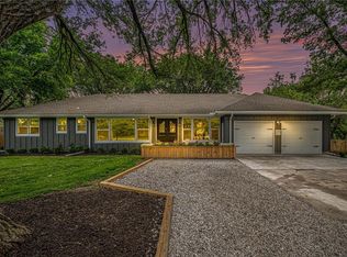 15644 S Mur Len Rd, Olathe, KS 66062