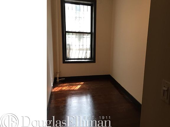 5th image of 240 E 28th St #1