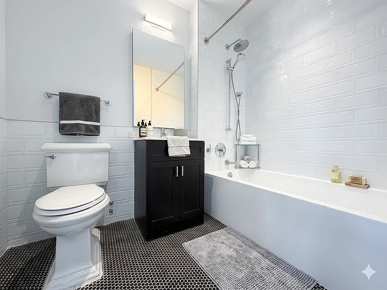 152-11 89th Ave #521 — Photo 4