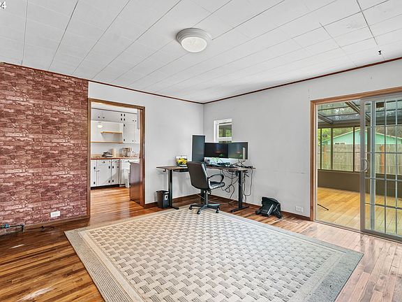 5th image of 14022 SE Lee Ave