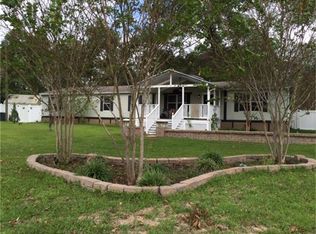 211 N 9th St, Highlands, TX 77562