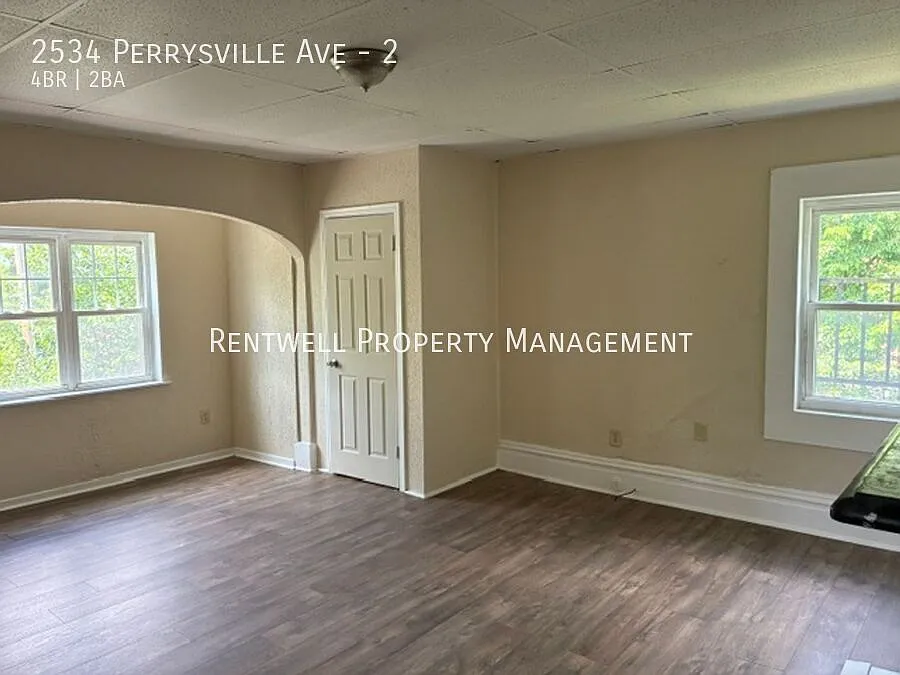 4 Bedroom Top-Floor Duplex Unit in Perry South — Photo 2