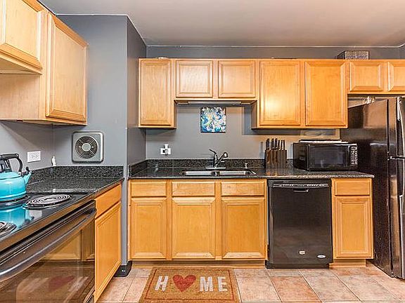 5th image of 1250 Lasalle St #13