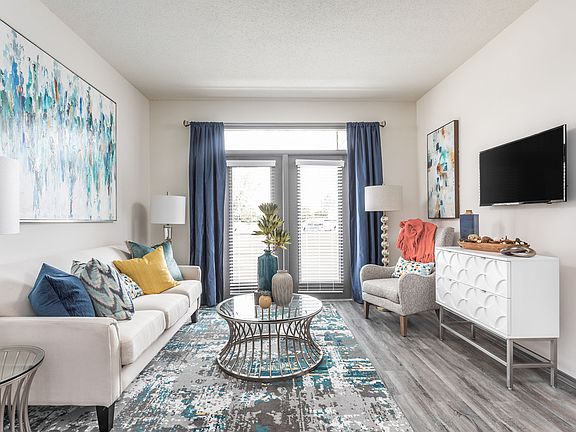Spacious Living Room with Hardwood Floors - Brunswick Point