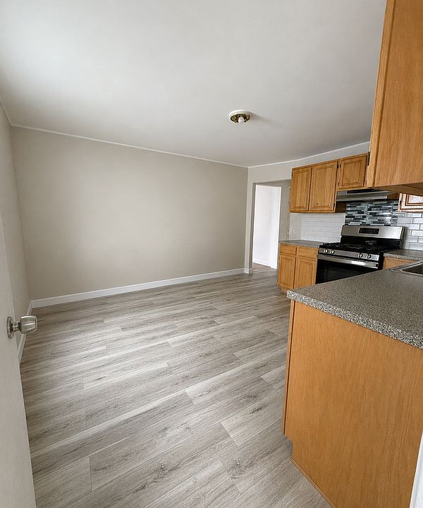 1st image of 98 Mount Vernon Pl Floor 1