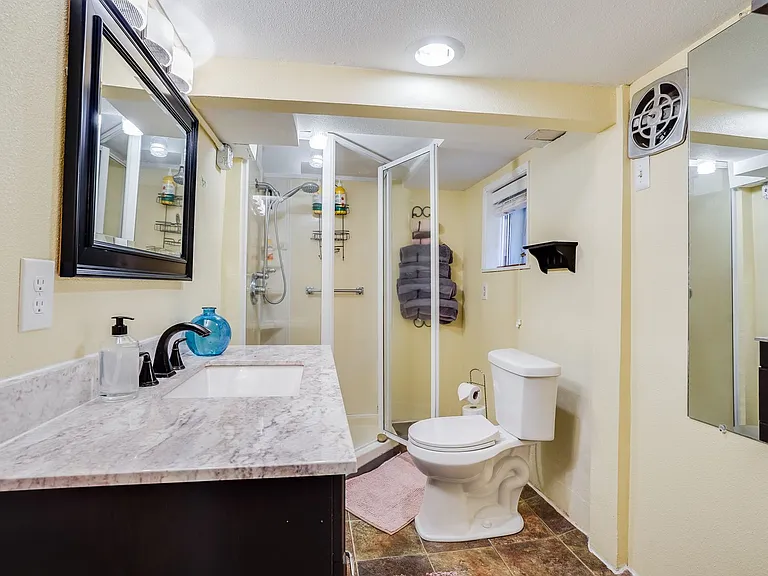 1212 SE Oak Grove Blvd — Photo 12
