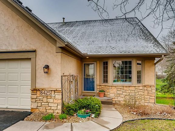 3rd image of 8425 Rosewood Dr