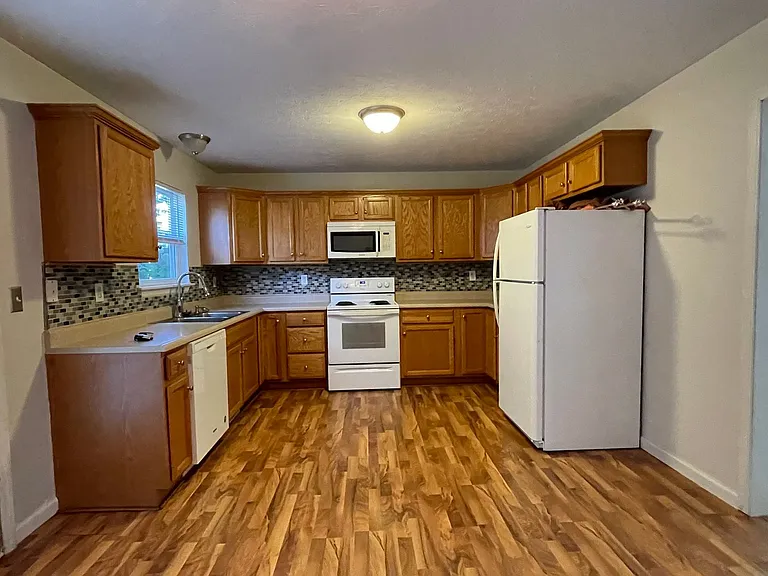 1983 Ellison Dr — Photo 6