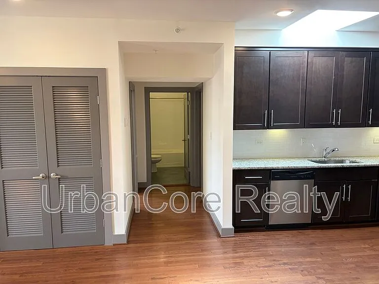 1400 N Arthur Ashe Blvd #208 — Photo 8