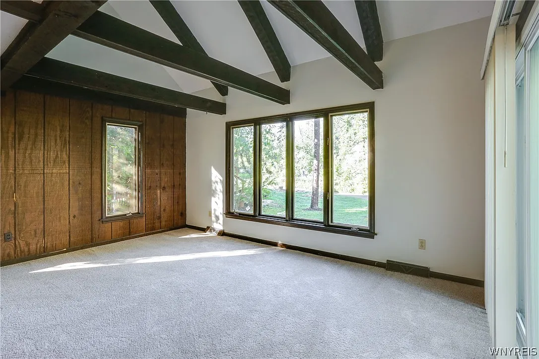 4 bed, 2.5 bath, 2033 sqft, $2,800 — Photo 3