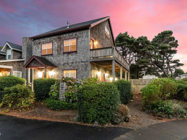 388 Bella Beach Dr, Depoe Bay, OR 97341