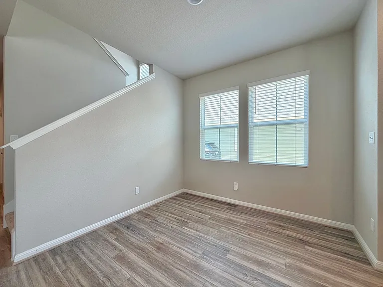 207 Cherry Blossom Ln — Photo 9