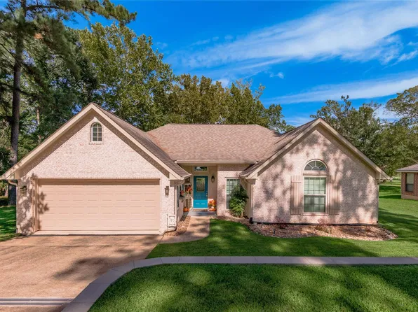 2023 E Lake Dr, Huntsville, TX 77340