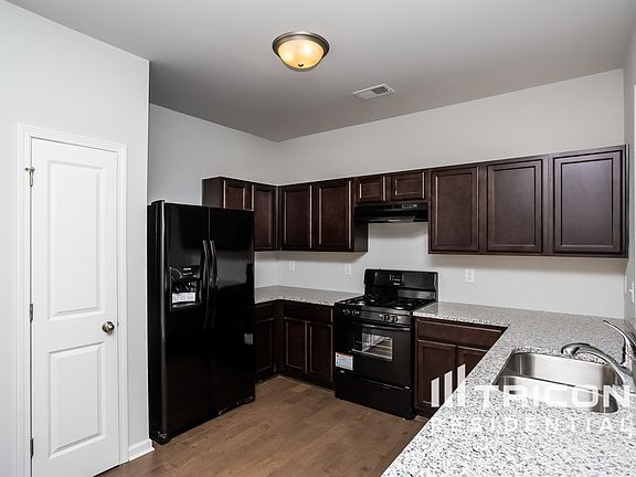 5th image of 4003 Sitka Dr