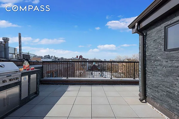 Sold by Compass | media 9
