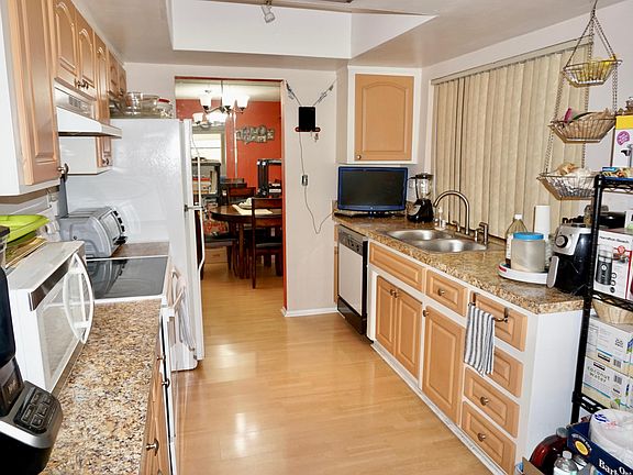 5th image of 4405 NW 48th Avenue