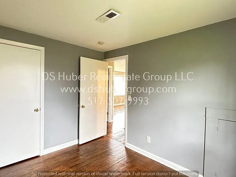 1218 Victoria Dr — Photo 8