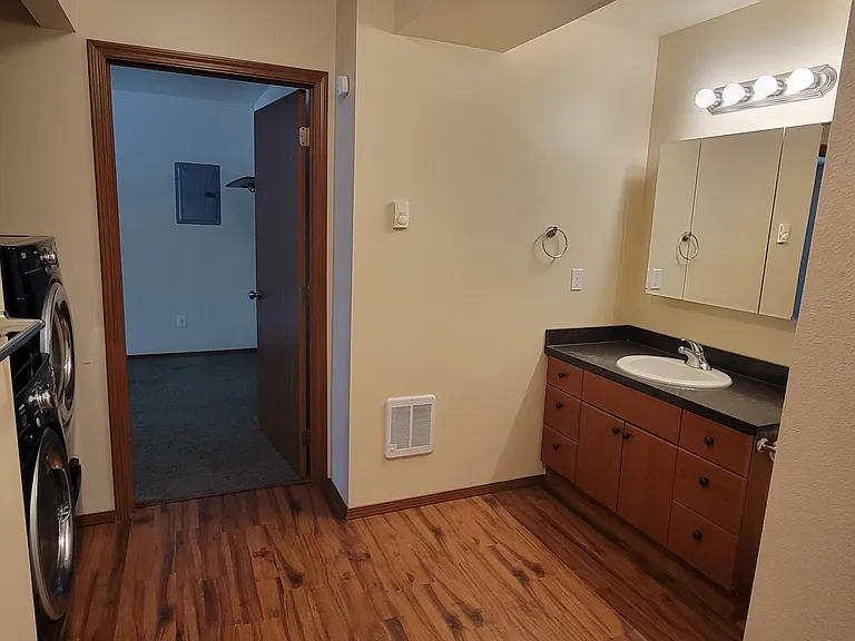 3/4 bath with private washer/dryer