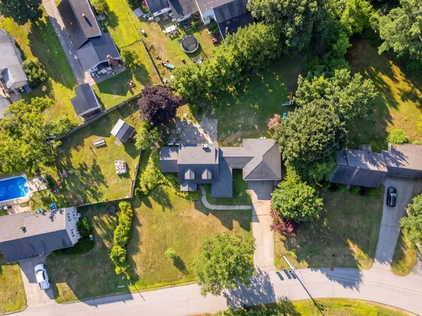 26 Lois Street, Rochester, NH 03867