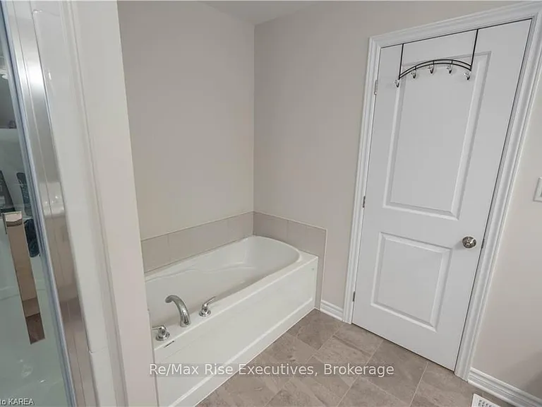 1673 Brookedayle Ave — Photo 23