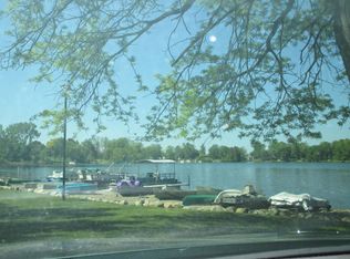 190 Brentwood Dr #190, White Lake, MI 48386