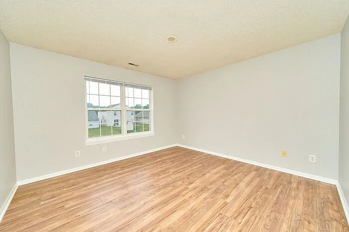 8133 Maple Stream Ln — Photo 13