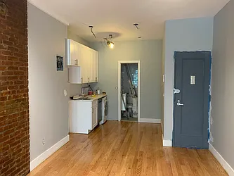 Rented by Salon Realty Corp