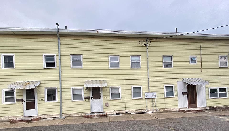 1st image of 227 E 7th St