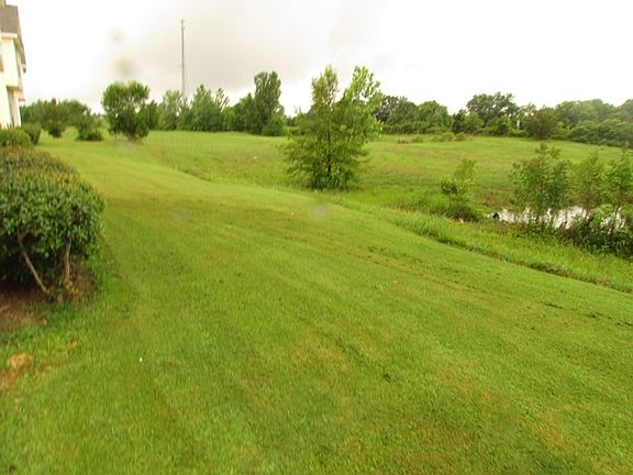 2nd image of 987 Saint Andrews Ln