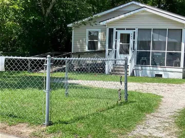 205 E Liberty St, Marion, SC 29571