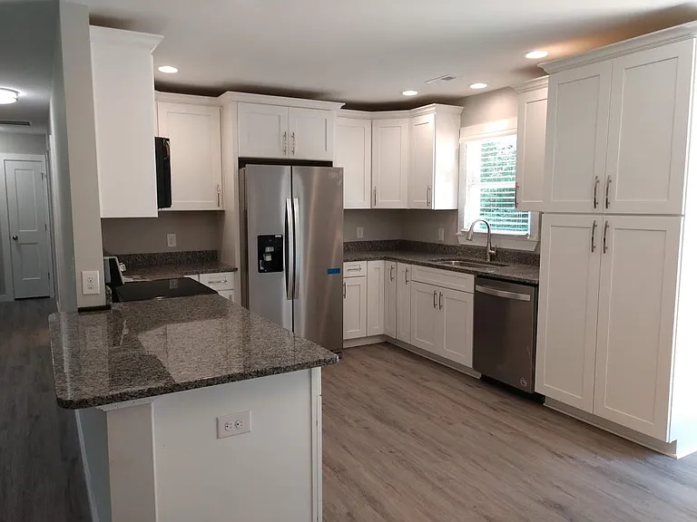 2729 Brookwood Dr — Photo 4