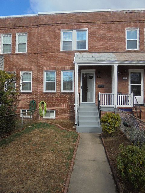 1st image of 510 E Nelson Ave