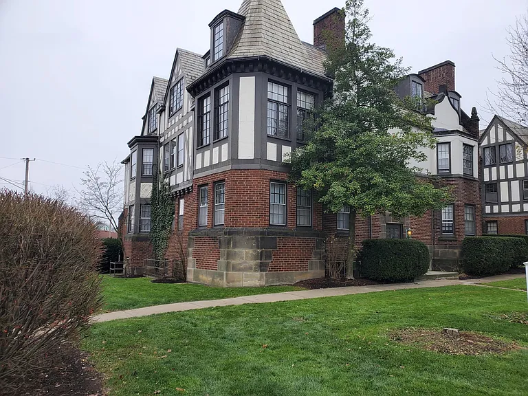 Greentree Apartments — Photo 19